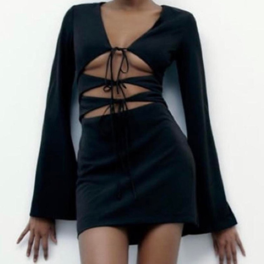 Size small bell sleeve cutout Zara dress